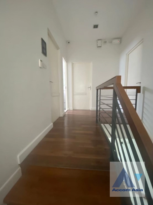 8  4 br House for rent and sale in Pattanakarn ,Bangkok ARL Ban Thap Chang at Manthana Onnut–Wongwaen 4 AA40385