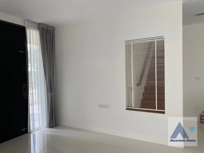 16  4 br House for rent and sale in Pattanakarn ,Bangkok ARL Ban Thap Chang at Manthana Onnut–Wongwaen 4 AA40385