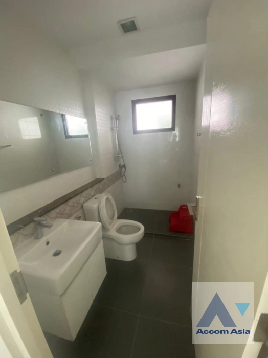 18  4 br House for rent and sale in Pattanakarn ,Bangkok ARL Ban Thap Chang at Manthana Onnut–Wongwaen 4 AA40385