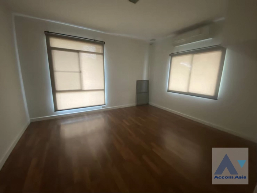 13  4 br House for rent and sale in Pattanakarn ,Bangkok ARL Ban Thap Chang at Manthana Onnut–Wongwaen 4 AA40385