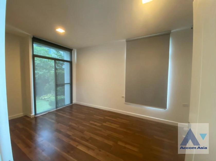 12  4 br House for rent and sale in Pattanakarn ,Bangkok ARL Ban Thap Chang at Manthana Onnut–Wongwaen 4 AA40385