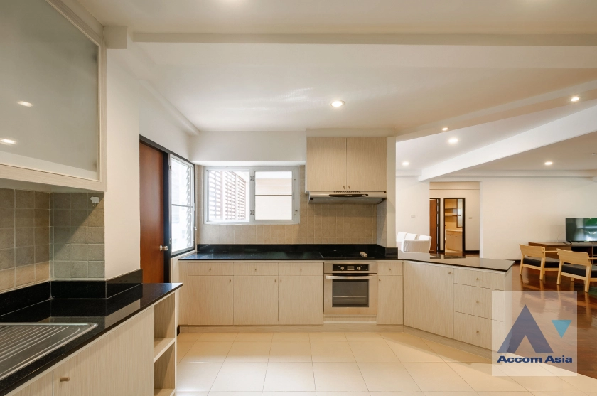 unit 3 Bedrooms  Apartment For Rent & Sale in Sukhumvit, Bangkok  near BTS Asok - MRT Sukhumvit (AA40386)