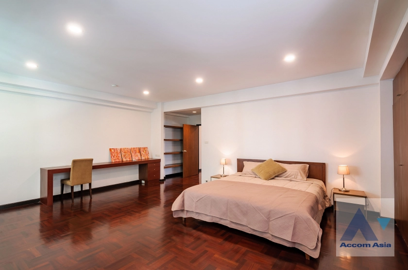 10  3 br Apartment for rent and sale in Sukhumvit ,Bangkok BTS Asok - MRT Sukhumvit at Easy to access BTS Skytrain AA40386