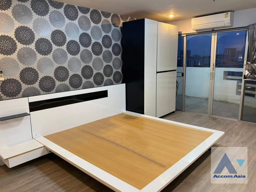 6  3 br Condominium For Rent in Ratchadaphisek ,Bangkok  at Thara Ruean Kaew AA40394