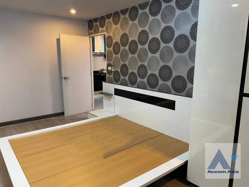 7  3 br Condominium For Rent in Ratchadaphisek ,Bangkok  at Thara Ruean Kaew AA40394