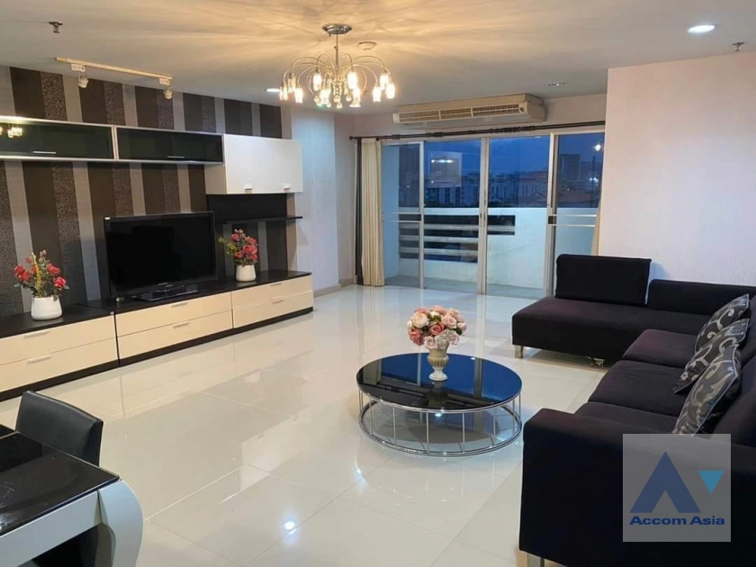  Thara Ruean Kaew Condominium  3 Bedroom for Rent   in Ratchadaphisek Bangkok