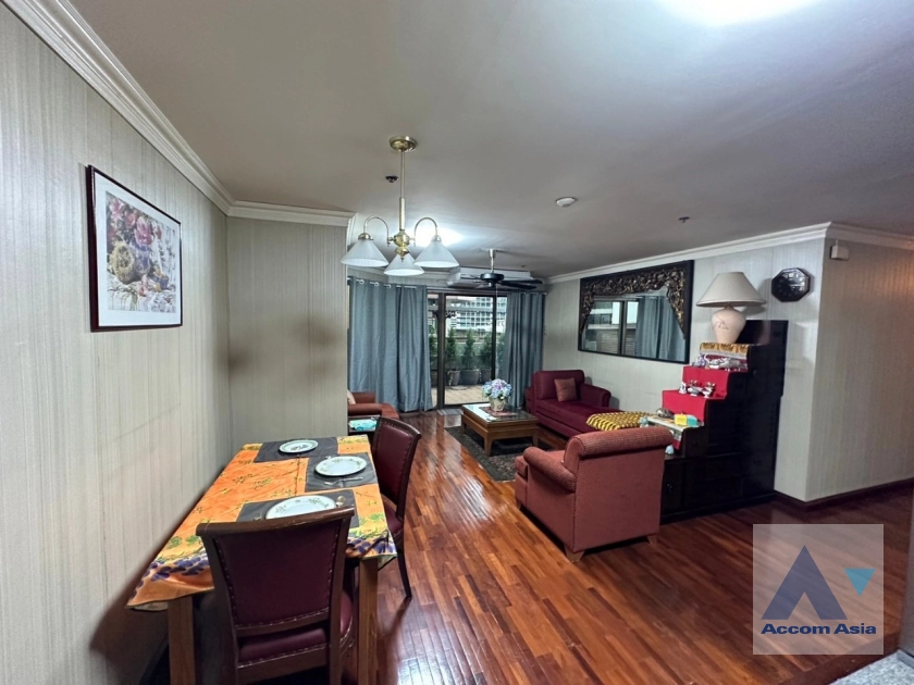  2 Bedrooms  Condominium For Rent in Phaholyothin, Bangkok  near BTS Ari (AA40396)
