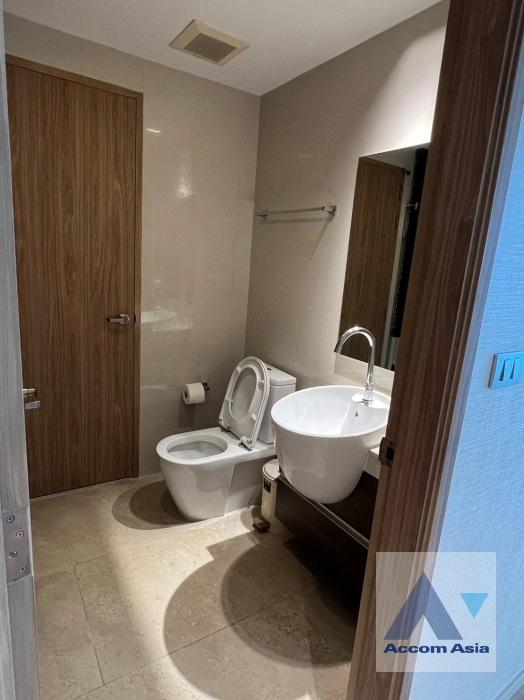 12  2 br Condominium For Sale in Sukhumvit ,Bangkok BTS Phra khanong at Sky Walk Condominium AA40401