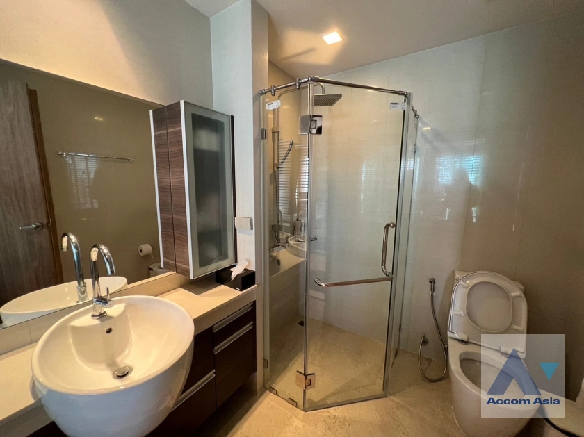 11  2 br Condominium For Sale in Sukhumvit ,Bangkok BTS Phra khanong at Sky Walk Condominium AA40401