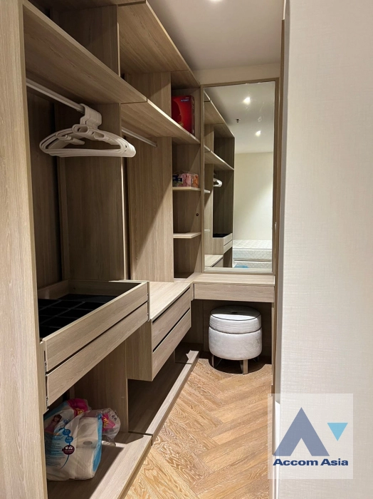 10  2 br Condominium For Sale in Sukhumvit ,Bangkok BTS Phra khanong at Sky Walk Condominium AA40401