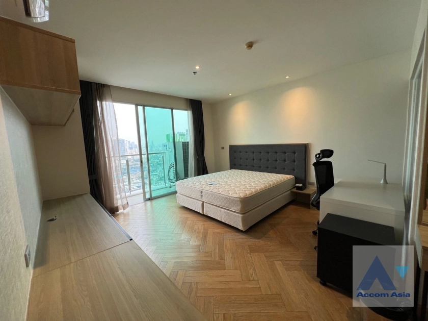7  2 br Condominium For Sale in Sukhumvit ,Bangkok BTS Phra khanong at Sky Walk Condominium AA40401