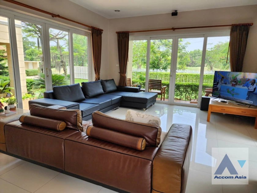 unit 6 Bedrooms  House For Rent in Samutprakan, Samutprakan  (AA40406)