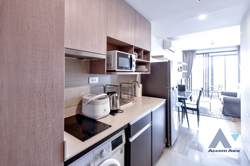  1 Bedroom  Condominium For Rent & Sale in Phaholyothin, Bangkok  near BTS Chitlom (AA40409)