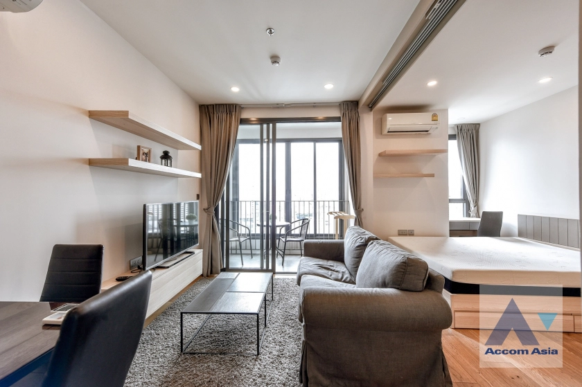  1 Bedroom  Condominium For Rent & Sale in Phaholyothin, Bangkok  near BTS Chitlom (AA40409)