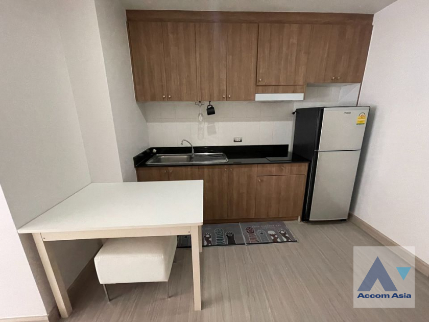 unit 2 Bedrooms  Condominium For Rent in Sukhumvit, Bangkok  near BTS Ekkamai (AA40417)