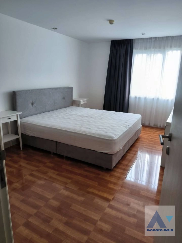 unitPet friendly |  3 Bedrooms  Condominium For Rent in Sukhumvit, Bangkok  near BTS Ekkamai (AA40418)