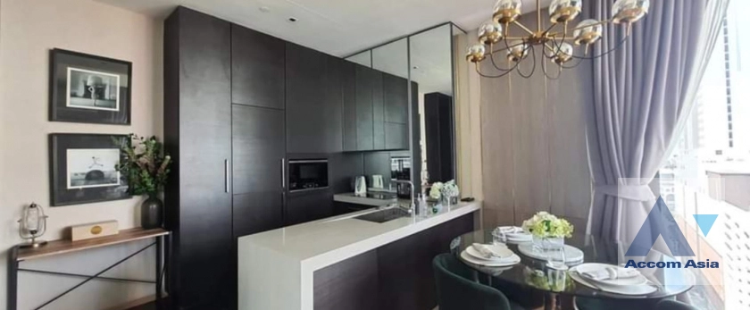 unitCorner Unit |  2 Bedrooms  Condominium For Rent in Ploenchit, Bangkok  near BTS Chitlom (AA40421)