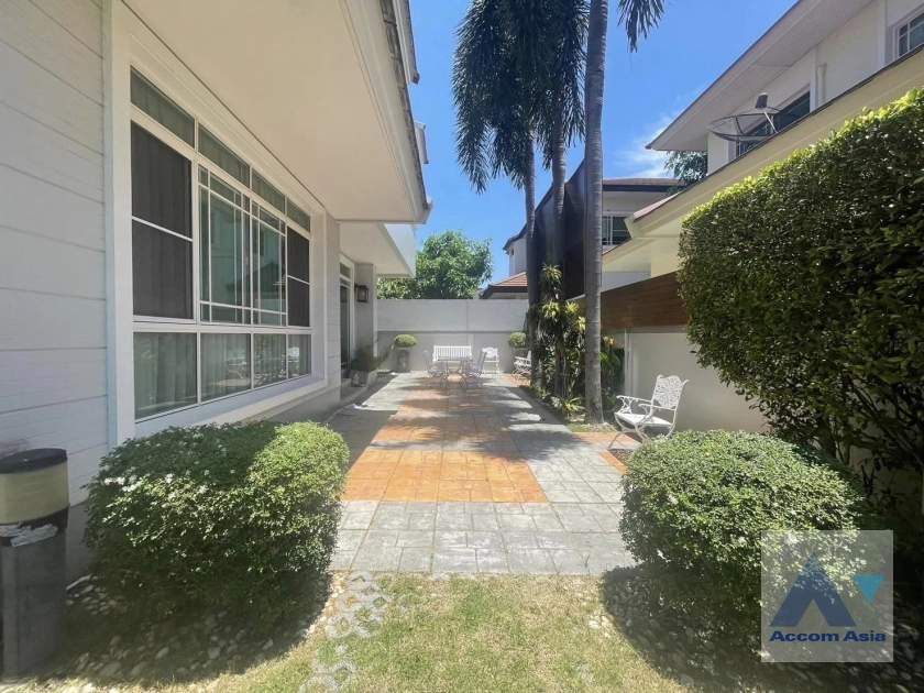 18  5 br House For Sale in Bang Na ,Bangkok  at Nantawan Village Srinakarin AA40435