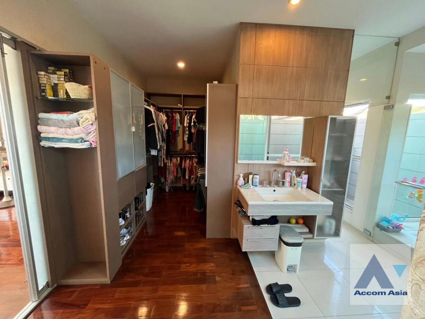 9  5 br House For Sale in Bang Na ,Bangkok  at Nantawan Village Srinakarin AA40435