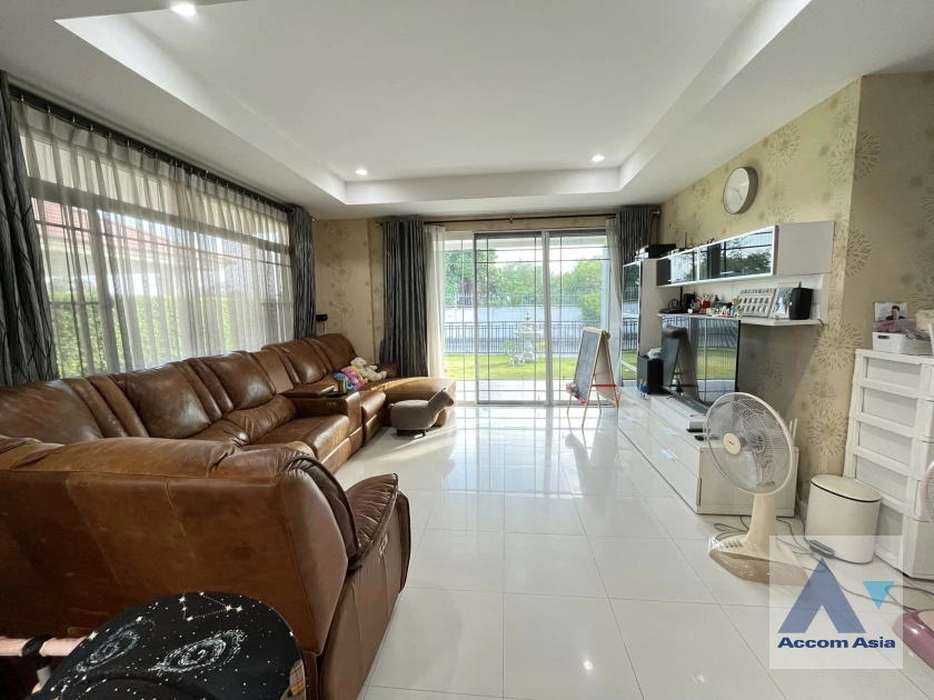  1  5 br House For Sale in Bang Na ,Bangkok  at Nantawan Village Srinakarin AA40435
