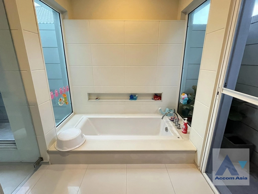 11  5 br House For Sale in Bang Na ,Bangkok  at Nantawan Village Srinakarin AA40435