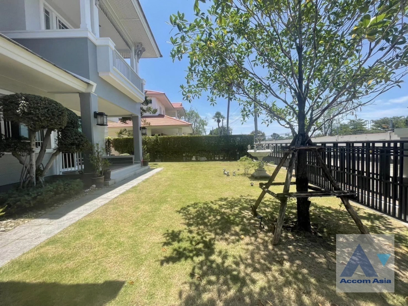 17  5 br House For Sale in Bang Na ,Bangkok  at Nantawan Village Srinakarin AA40435