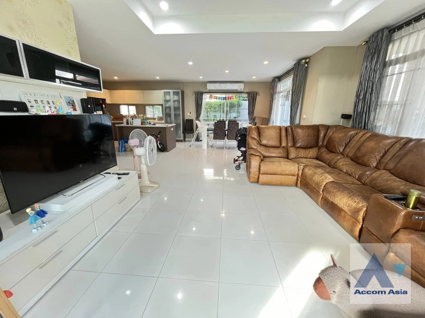  5 Bedrooms  House For Sale in Bangna, Bangkok  (AA40435)