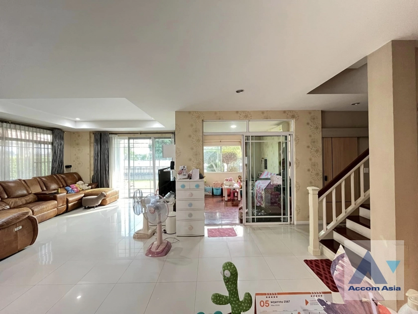  5 Bedrooms  House For Sale in Bangna, Bangkok  (AA40435)