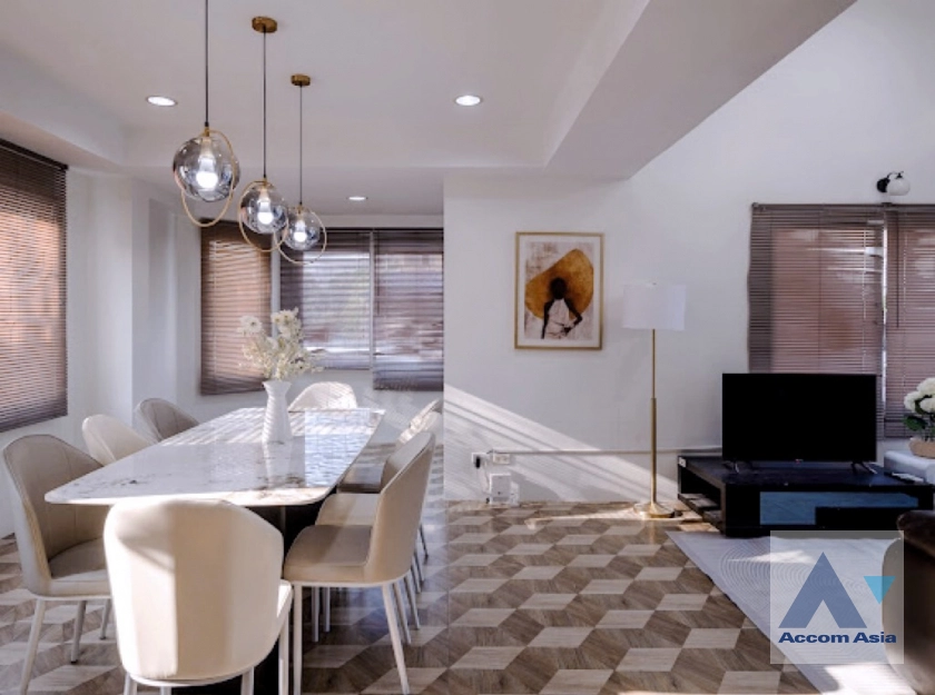 9  5 br House For Rent in Ratchadaphisek ,Bangkok MRT Lat Phrao at Busarakum Place AA40436