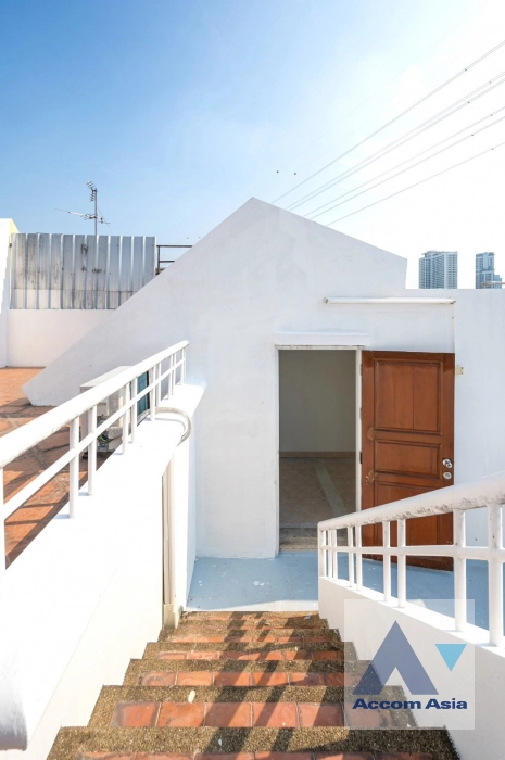 18  5 br House For Rent in Ratchadaphisek ,Bangkok MRT Lat Phrao at Busarakum Place AA40436