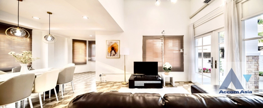  1  5 br House For Rent in Ratchadaphisek ,Bangkok MRT Lat Phrao at Busarakum Place AA40436