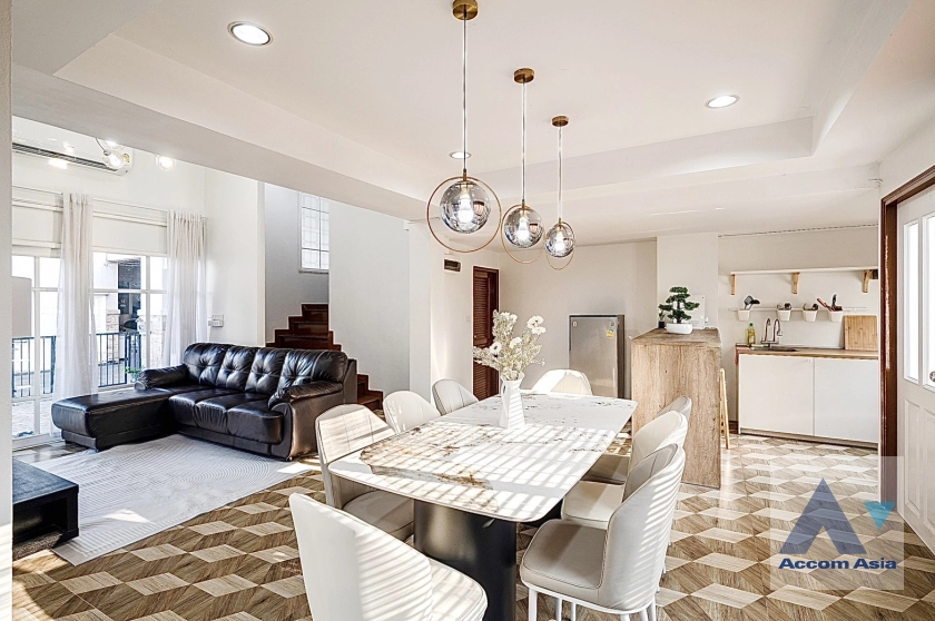 7  5 br House For Rent in Ratchadaphisek ,Bangkok MRT Lat Phrao at Busarakum Place AA40436