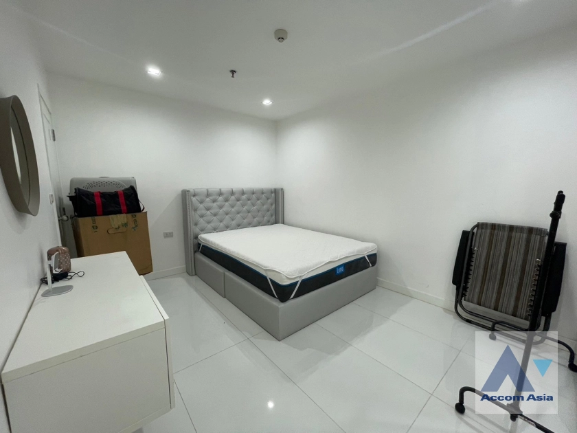13  2 br Condominium for rent and sale in Sukhumvit ,Bangkok BTS Nana at Crystal Garden AA40440
