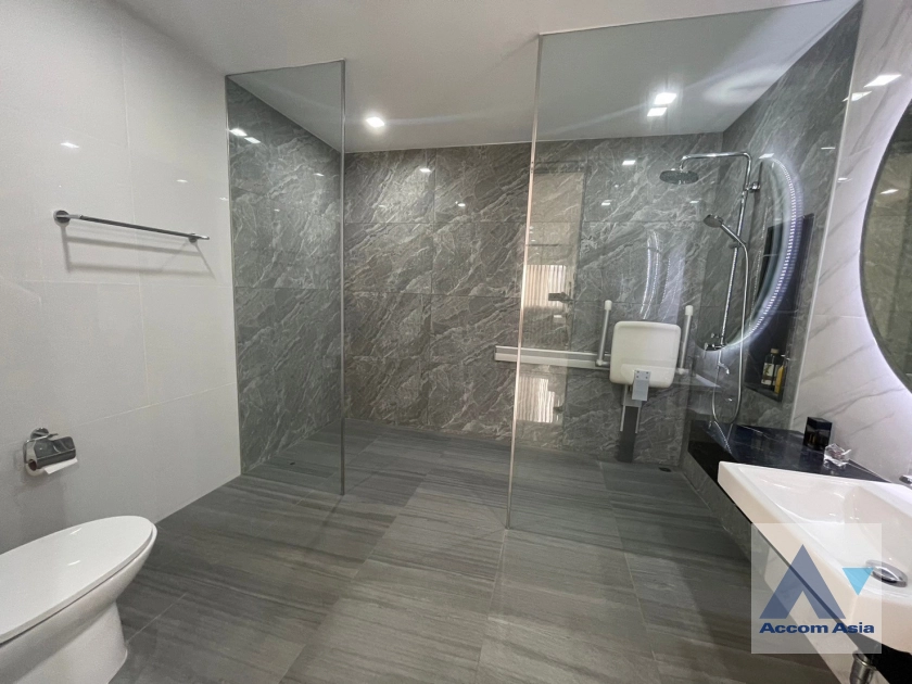 12  2 br Condominium for rent and sale in Sukhumvit ,Bangkok BTS Nana at Crystal Garden AA40440