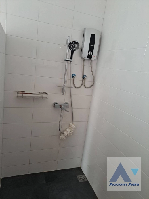 24  4 br House For Rent in Pattanakarn ,Bangkok  AA40443