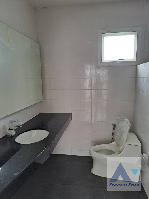 21  4 br House For Rent in Pattanakarn ,Bangkok  AA40443