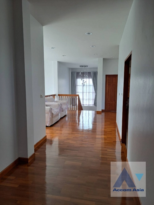 7  4 br House For Rent in Pattanakarn ,Bangkok  AA40443