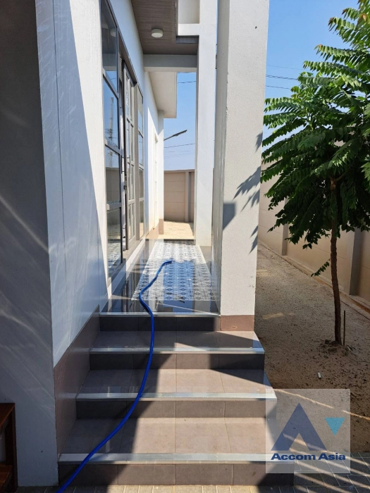 30  4 br House For Rent in Pattanakarn ,Bangkok  AA40443