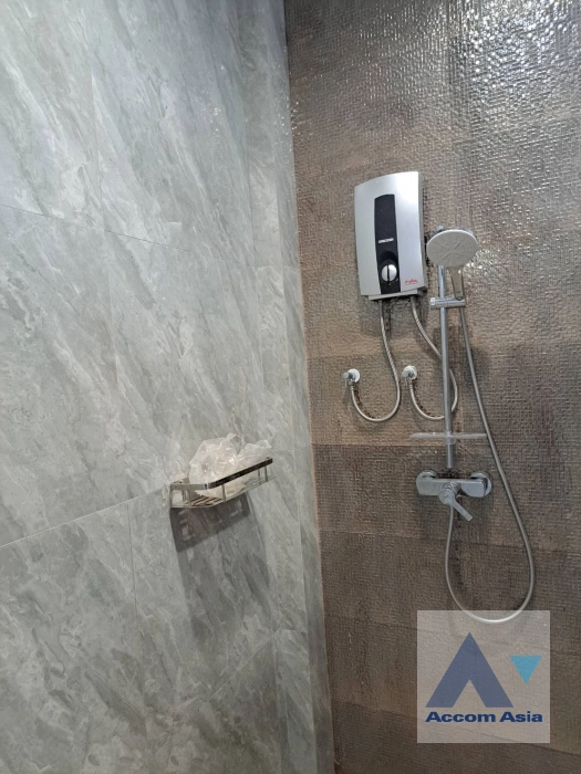 25  4 br House For Rent in Pattanakarn ,Bangkok  AA40443