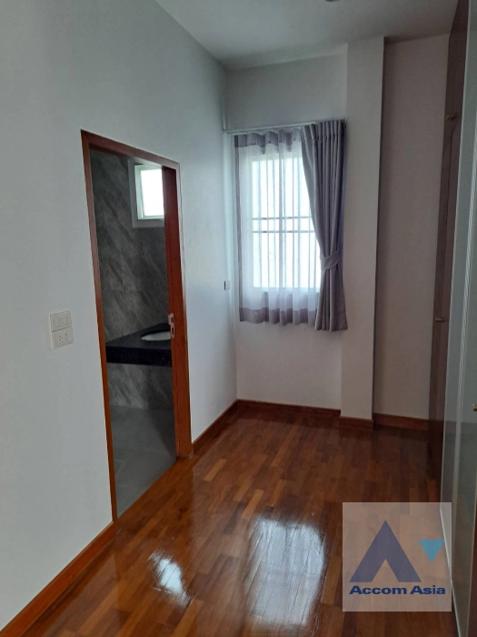 18  4 br House For Rent in Pattanakarn ,Bangkok  AA40443