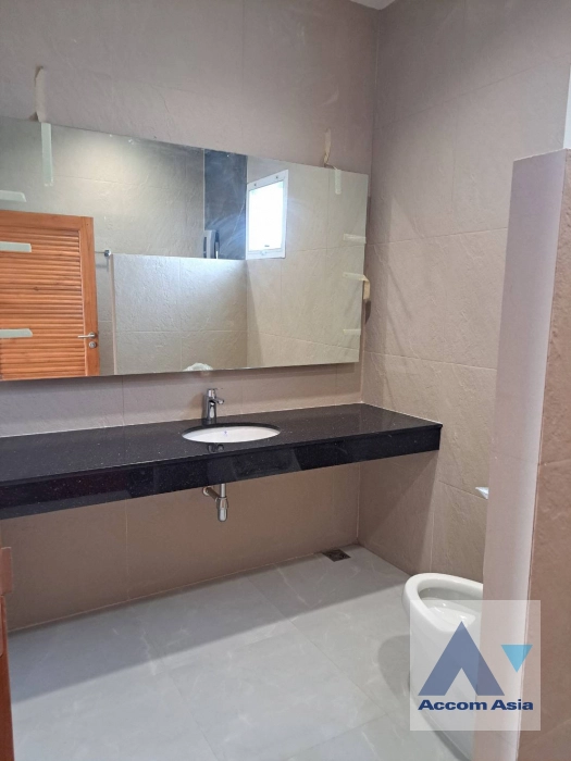 19  4 br House For Rent in Pattanakarn ,Bangkok  AA40443