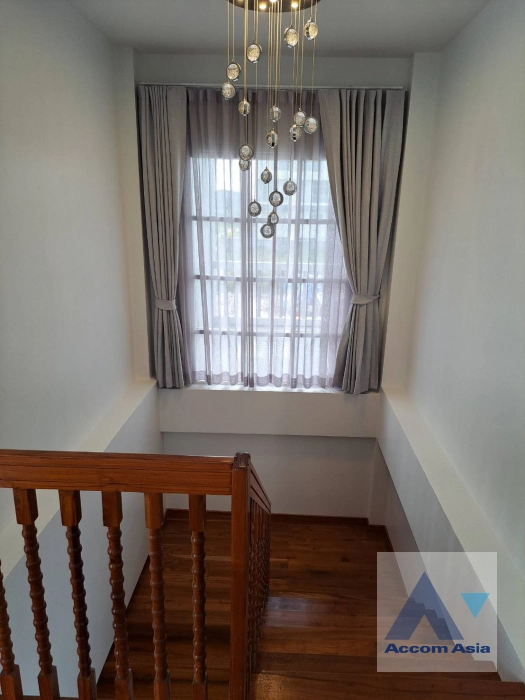 9  4 br House For Rent in Pattanakarn ,Bangkok  AA40443