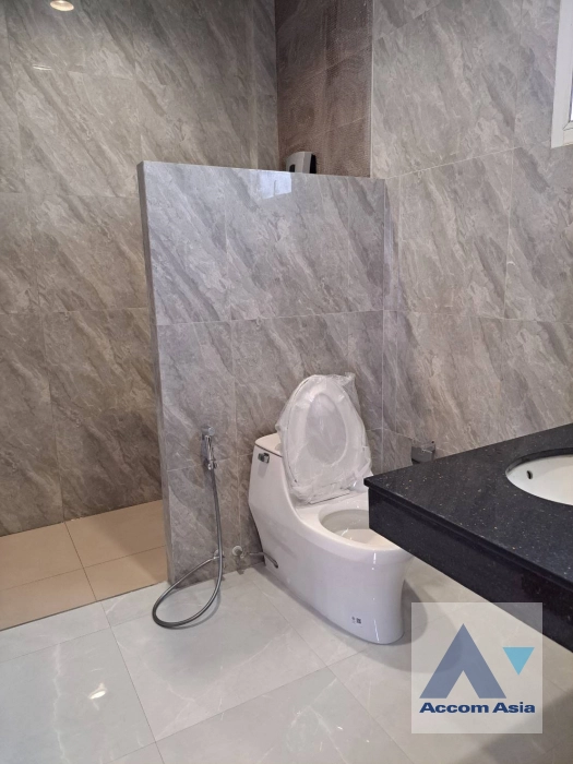 20  4 br House For Rent in Pattanakarn ,Bangkok  AA40443