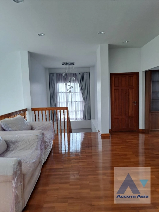 12  4 br House For Rent in Pattanakarn ,Bangkok  AA40443