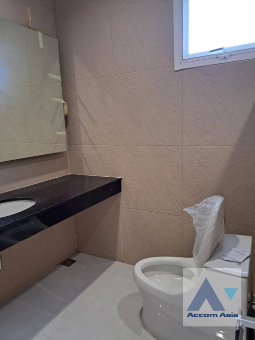 22  4 br House For Rent in Pattanakarn ,Bangkok  AA40443