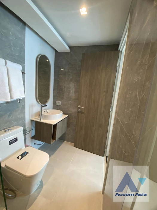 7  1 br Condominium for rent and sale in Ratchadaphisek ,Bangkok MRT Phetchaburi - ARL Makkasan at LLOYD Soonvijai-Thonglor AA40455