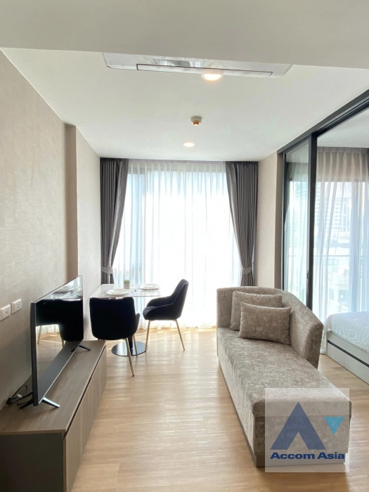 Fully Furnished | LLOYD Soonvijai-Thonglor Condominium  1 Bedroom for Sale & Rent ARL Makkasan in Ratchadaphisek Bangkok