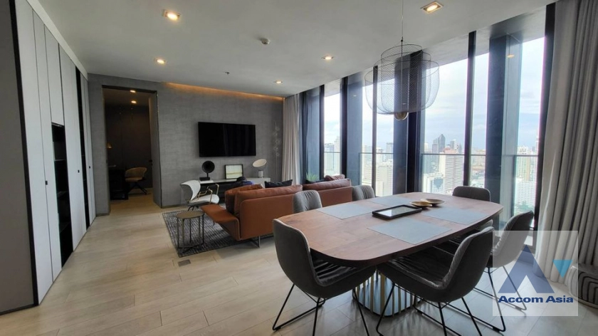  2 Bedrooms  Condominium For Sale in Ploenchit, Bangkok  near BTS Ploenchit (AA40461)