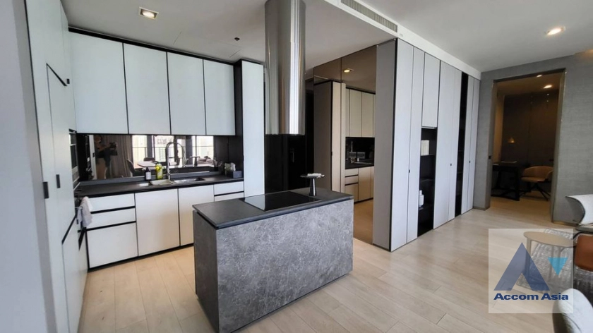 unit 2 Bedrooms  Condominium For Sale in Ploenchit, Bangkok  near BTS Ploenchit (AA40461)