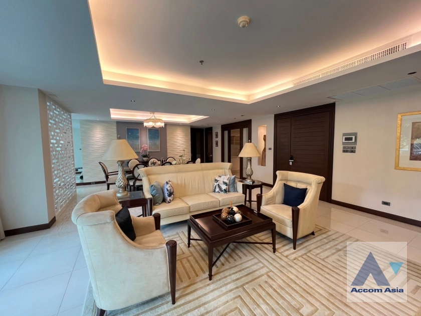 unit 4 Bedrooms  Condominium For Rent in Sukhumvit, Bangkok  near BTS Phrom Phong (AA40475)